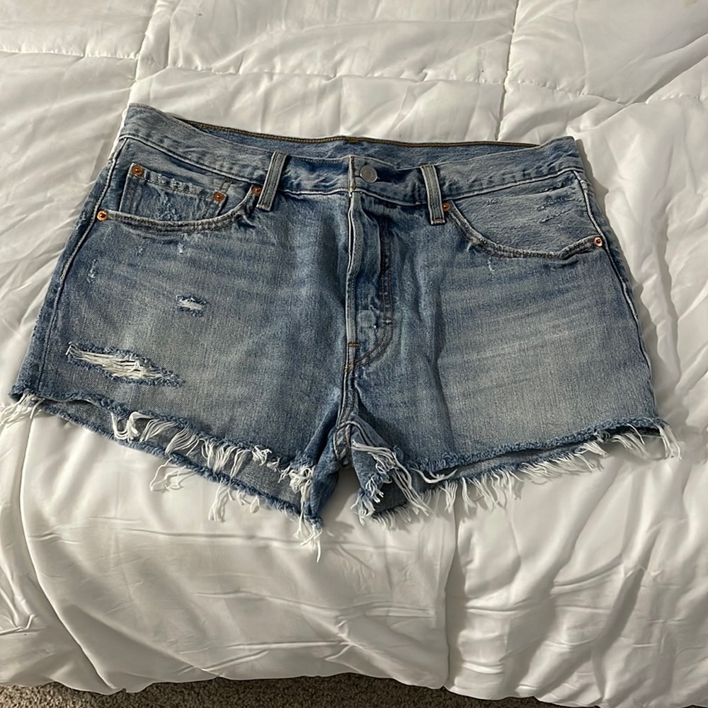 LEVI JEAN SHORTS